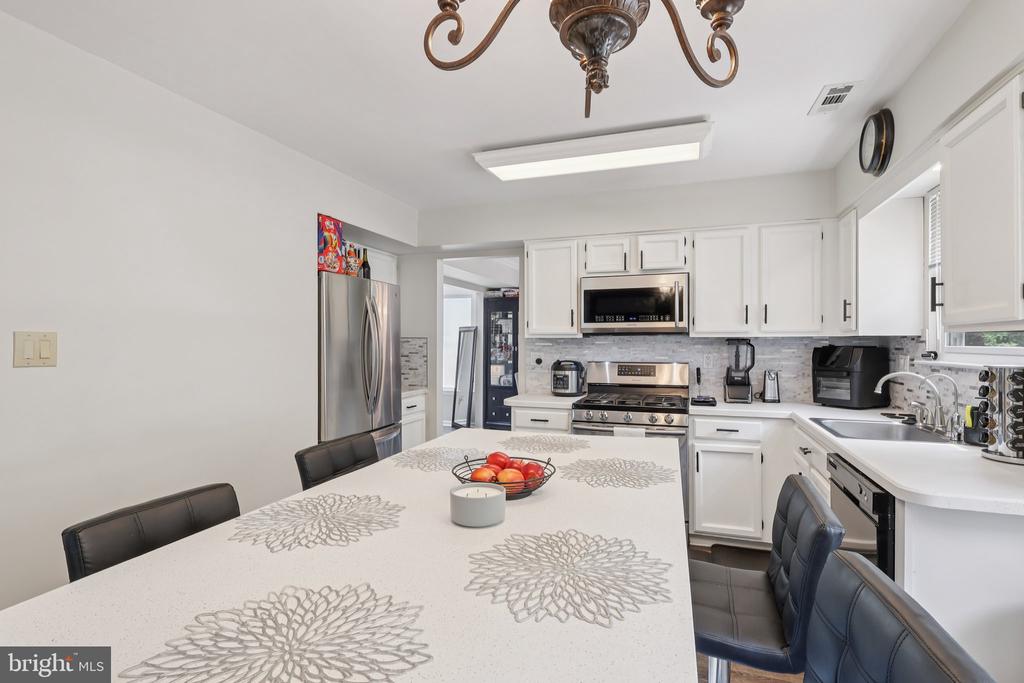 8 Conover Ct