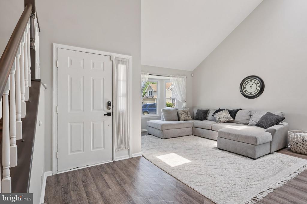 8 Conover Ct