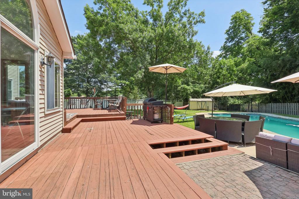 8 Conover Ct