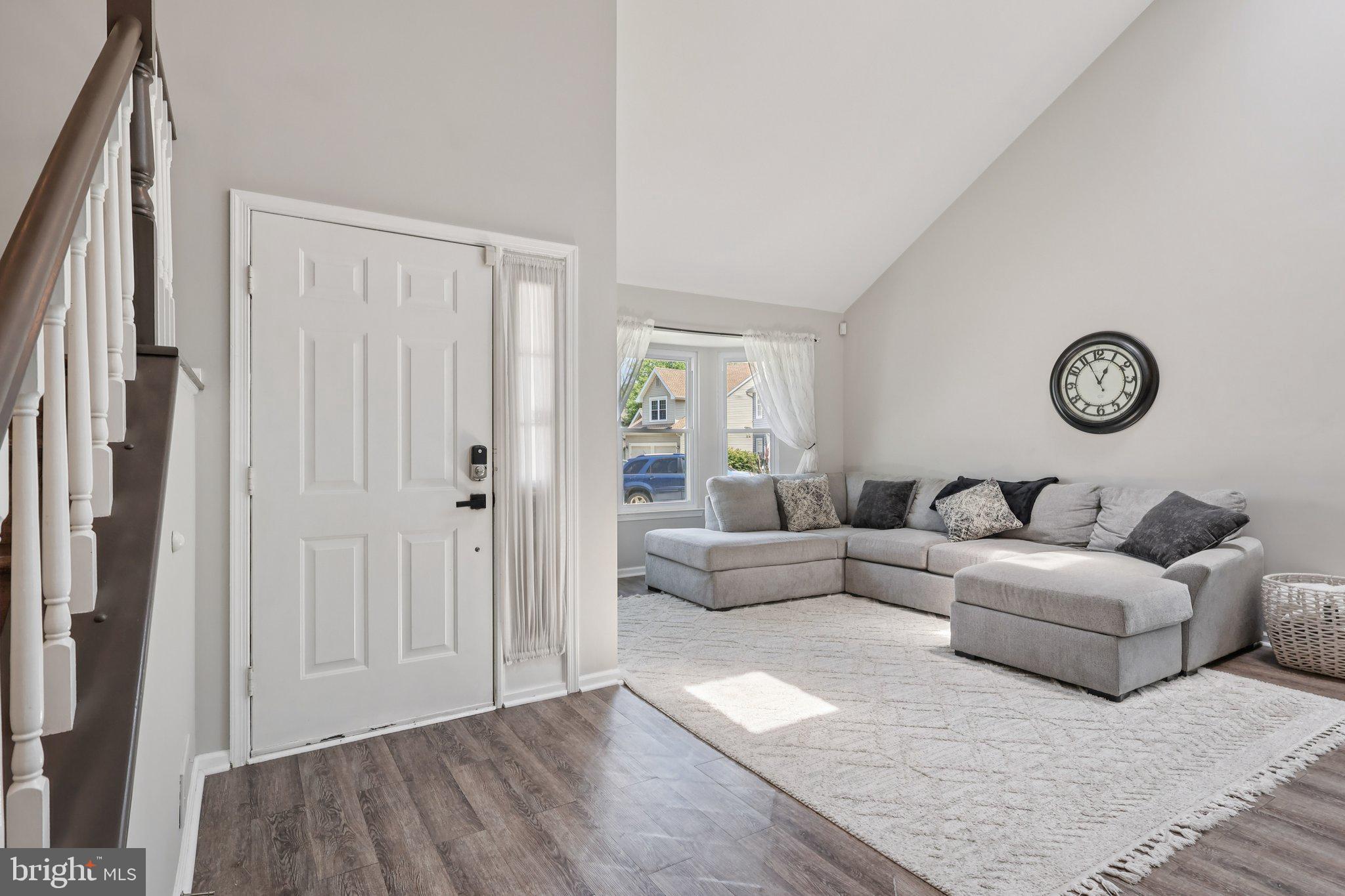 8 Conover Ct