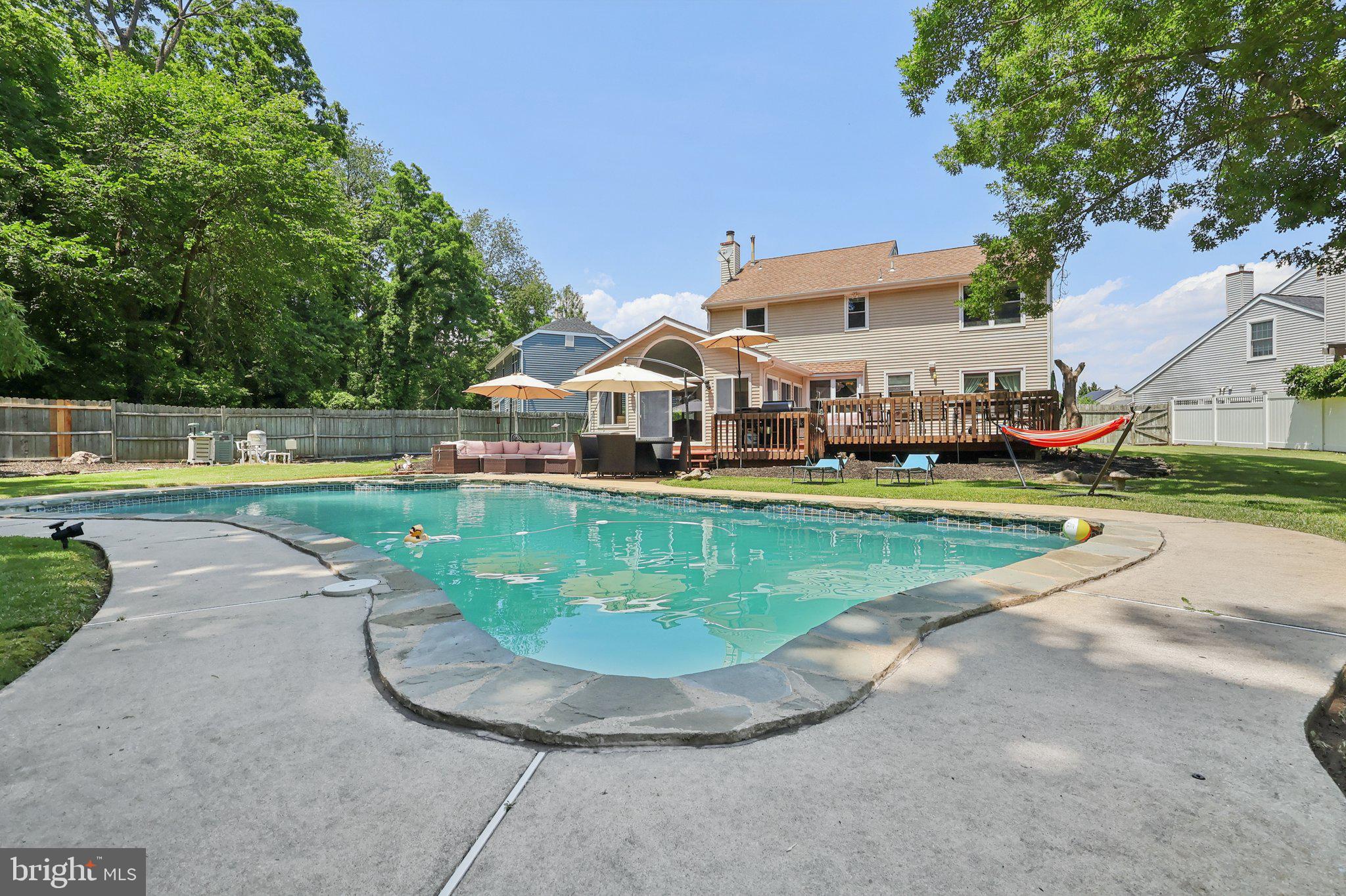 8 Conover Ct