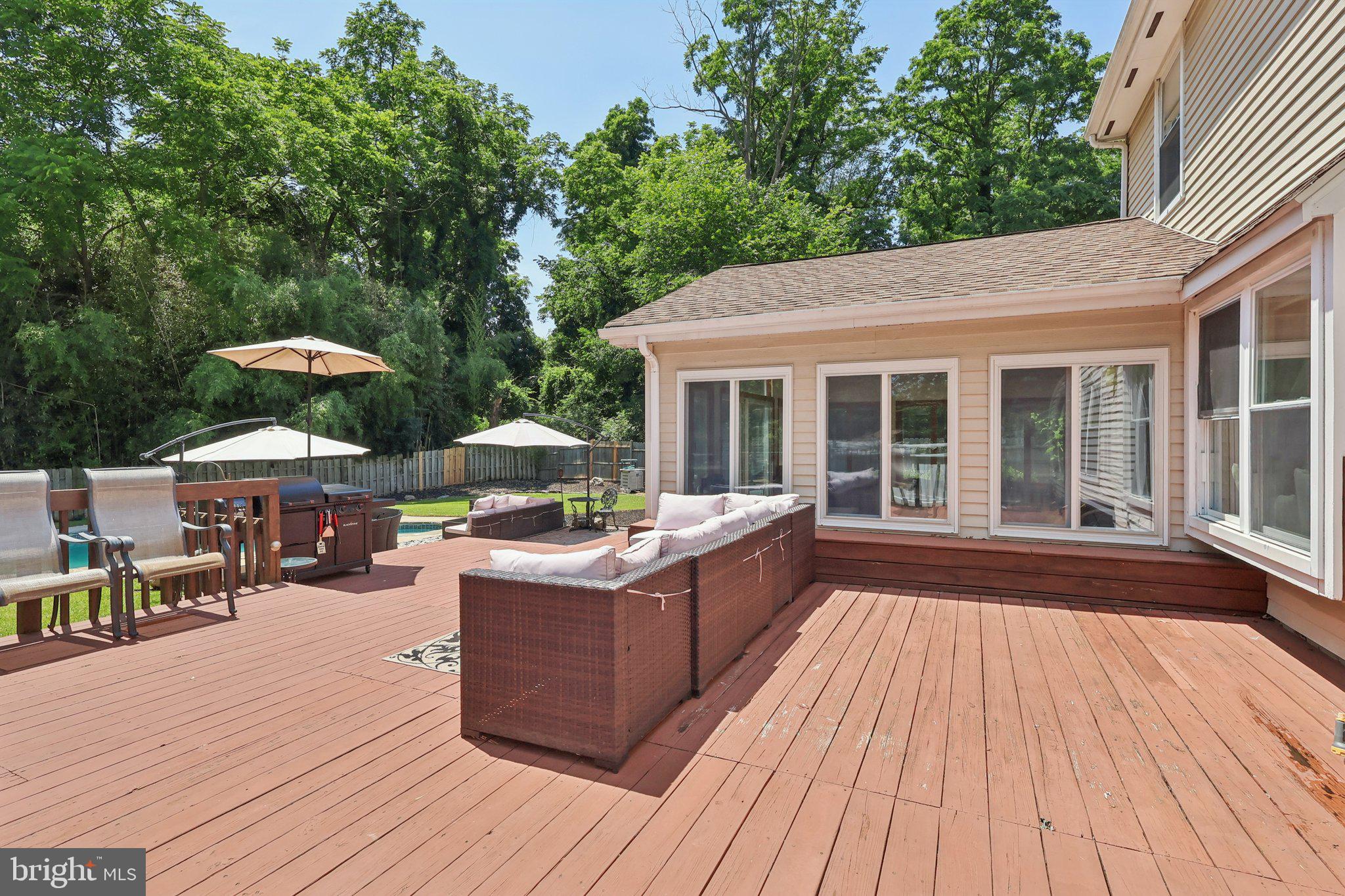 8 Conover Ct
