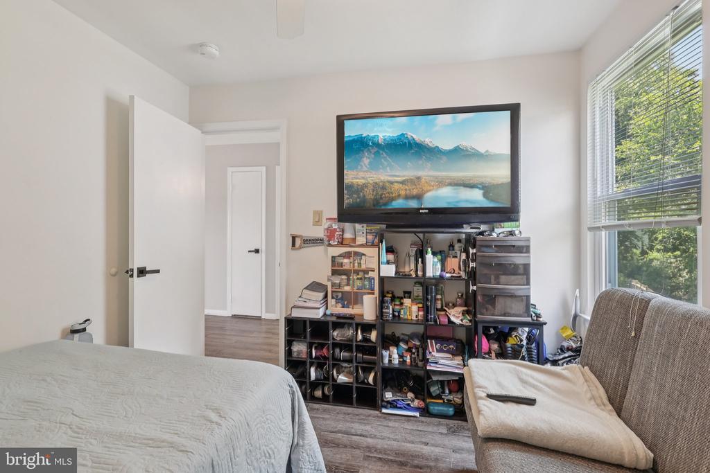 8 Conover Ct