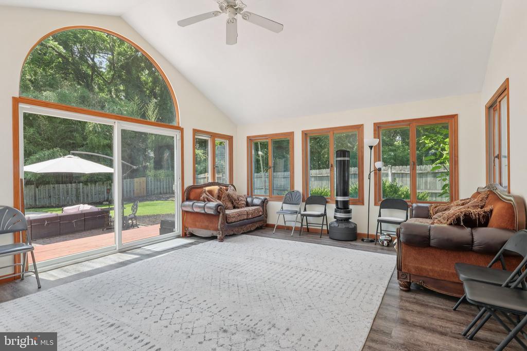 8 Conover Ct