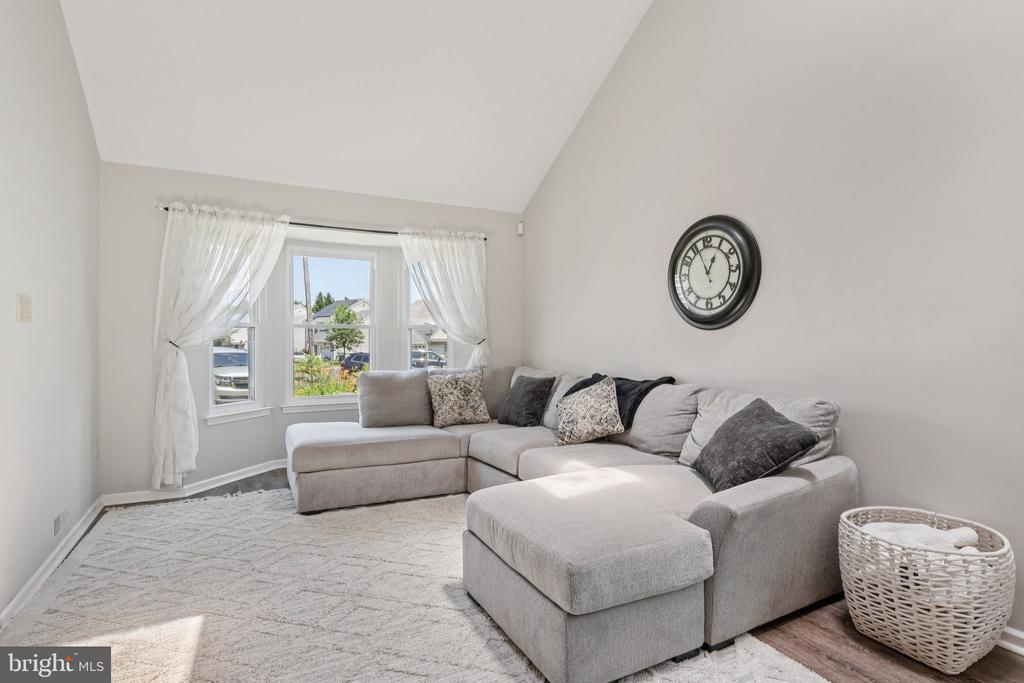 8 Conover Ct