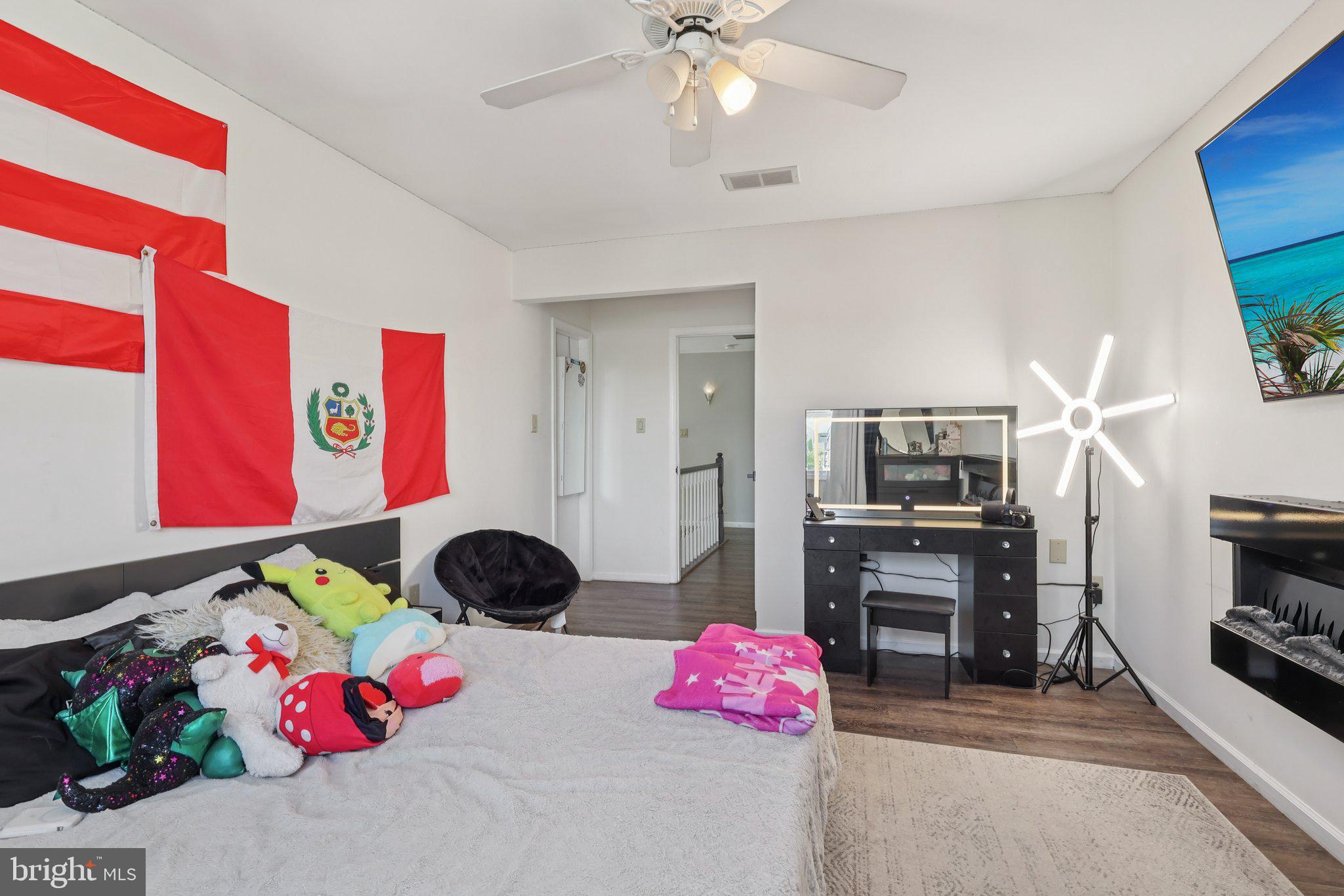 8 Conover Ct