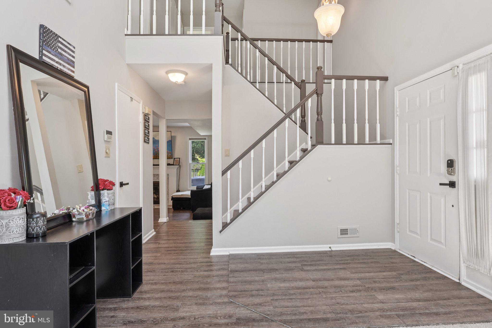 8 Conover Ct