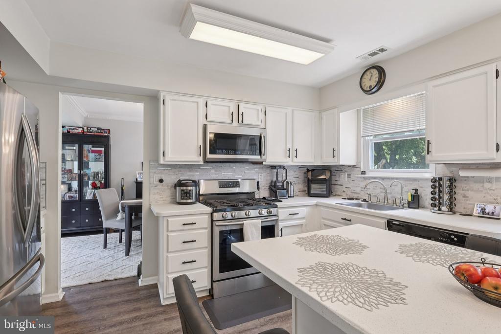 8 Conover Ct