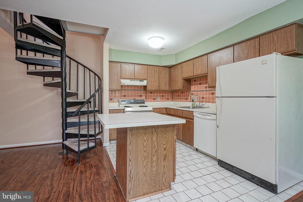 4 PROVINCETOWN DRIVE