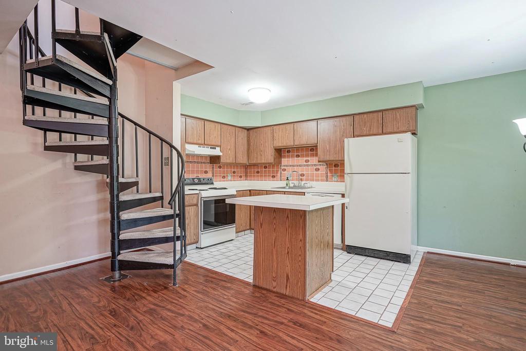 4 PROVINCETOWN DRIVE