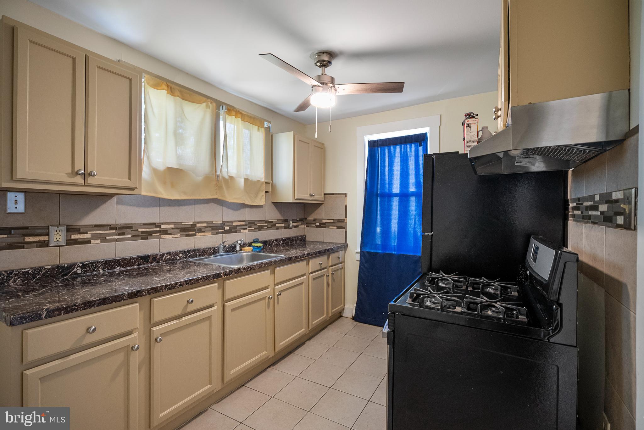 642 MANOR RD