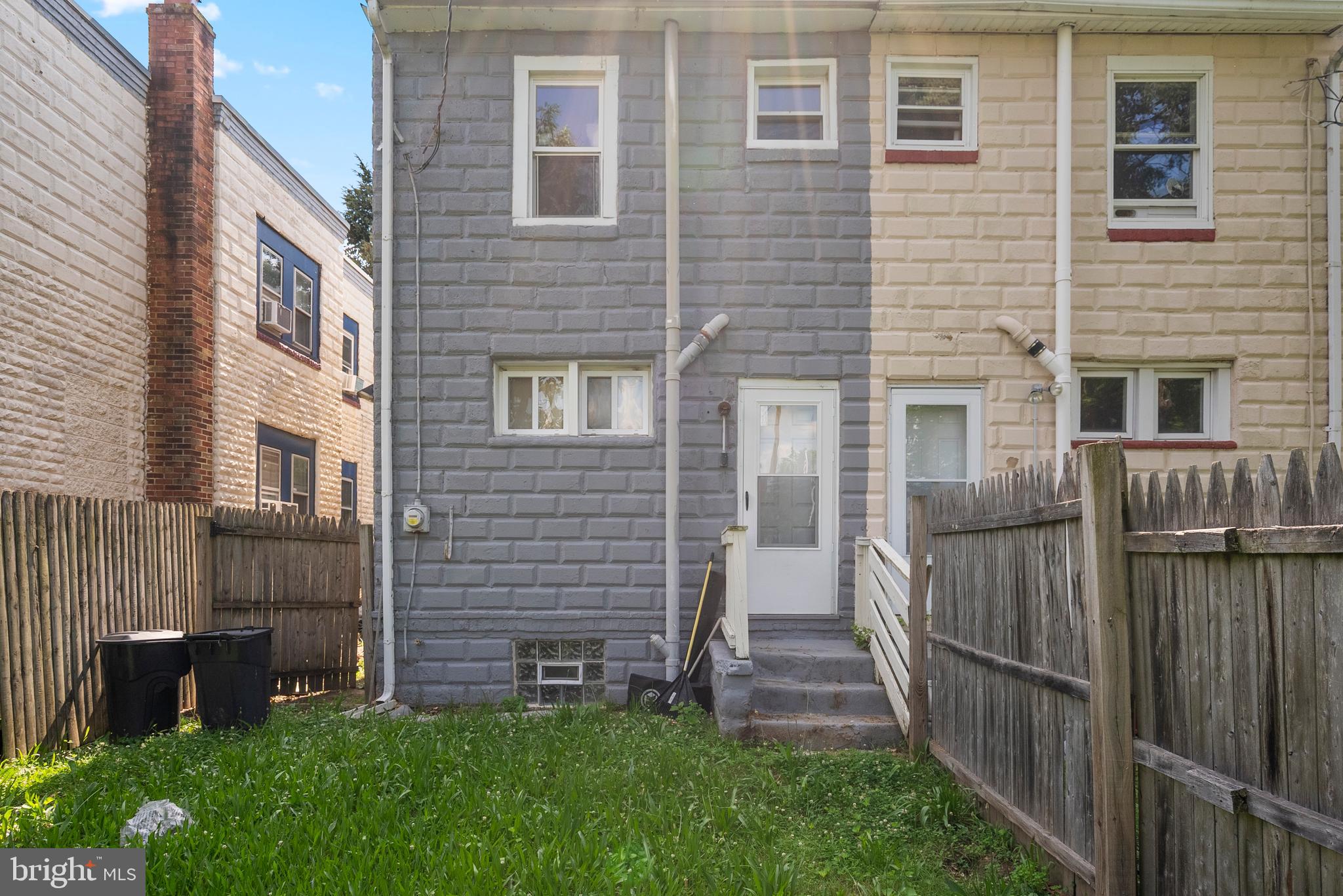 642 MANOR RD