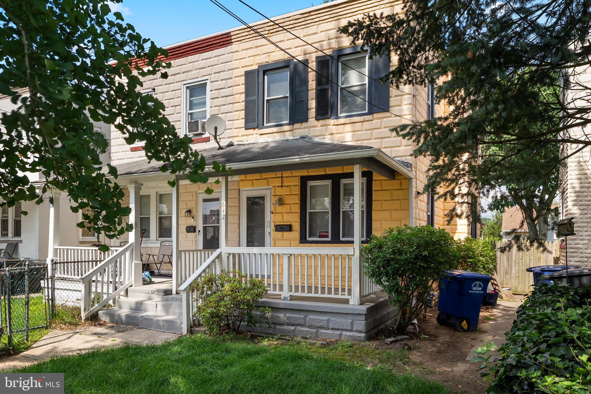 642 MANOR RD