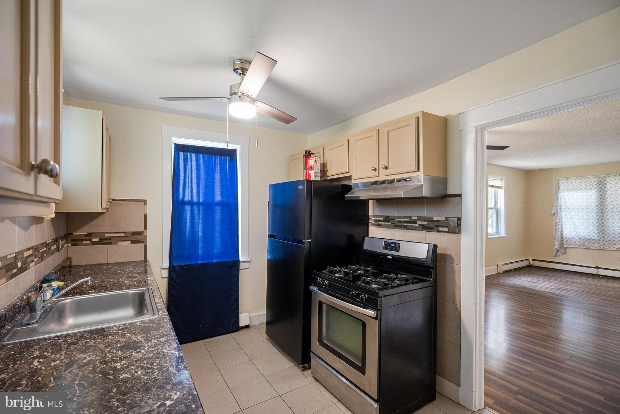 642 MANOR RD