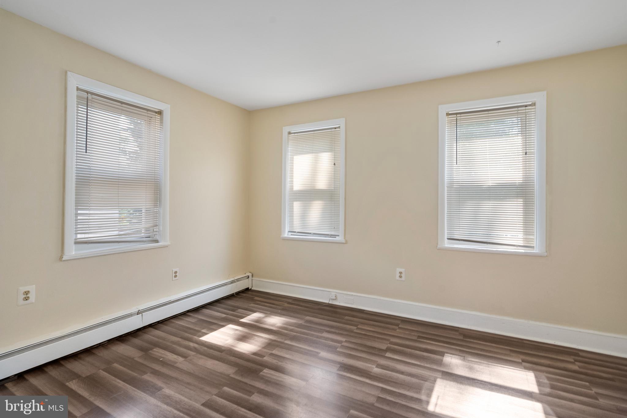 642 MANOR RD