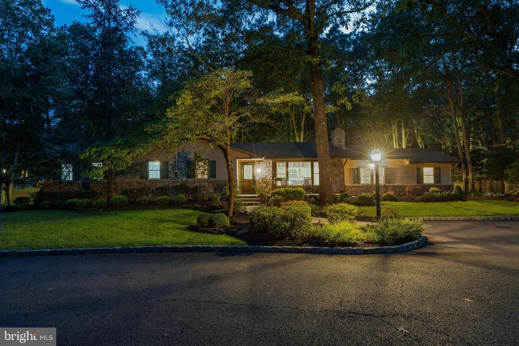 1384 STOKES ROAD