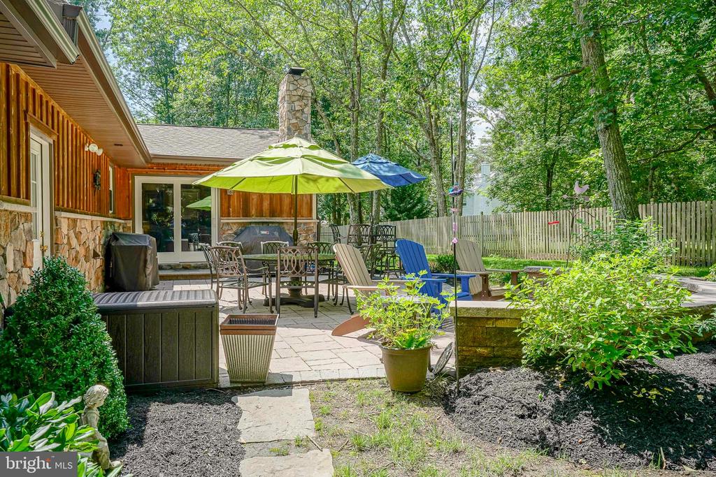 1384 STOKES ROAD