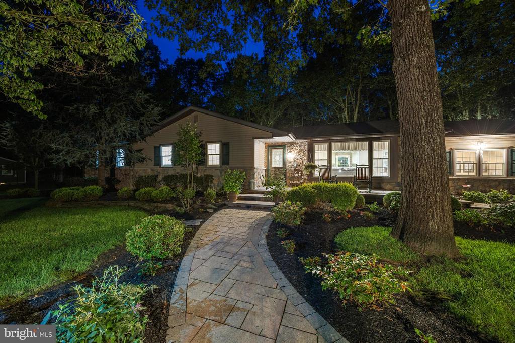 1384 STOKES ROAD