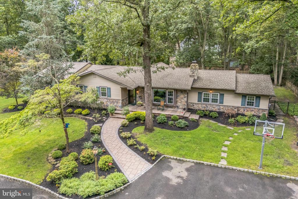 1384 STOKES ROAD