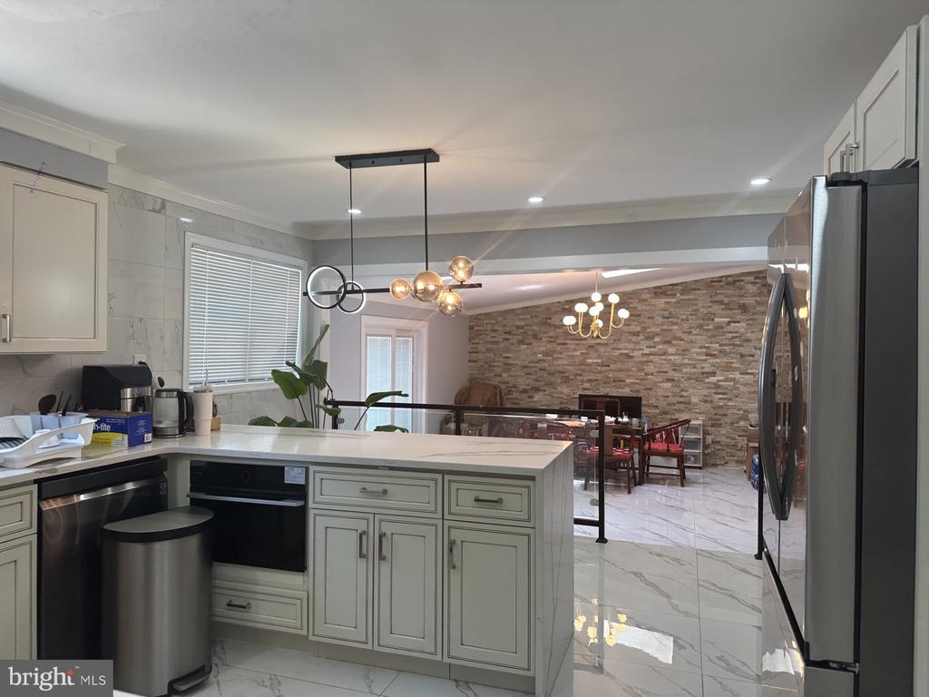17 ERINDALE DRIVE