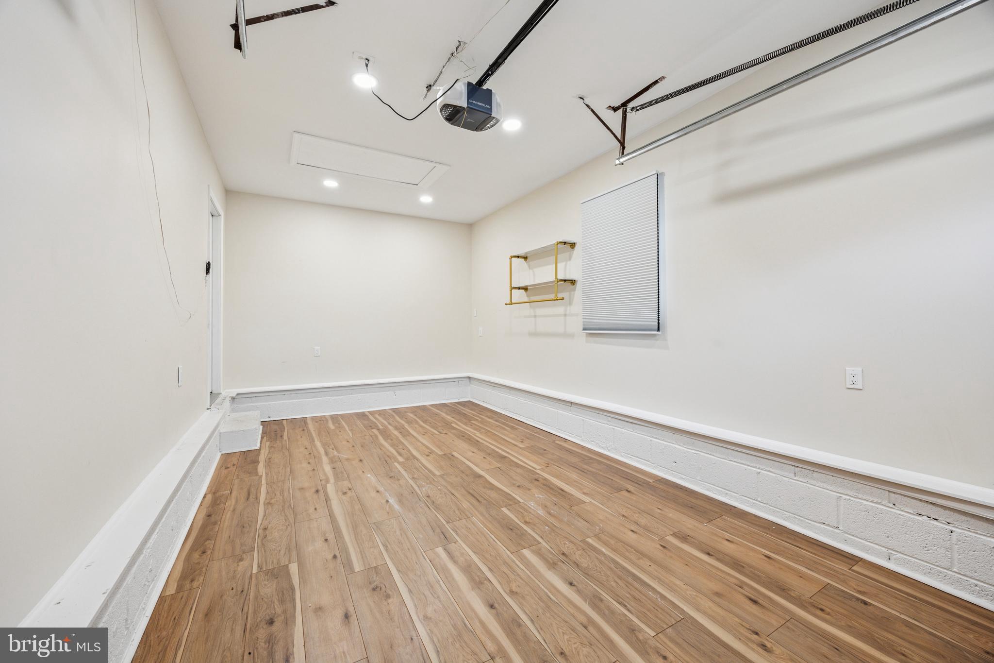 936 WOODLANE ROAD