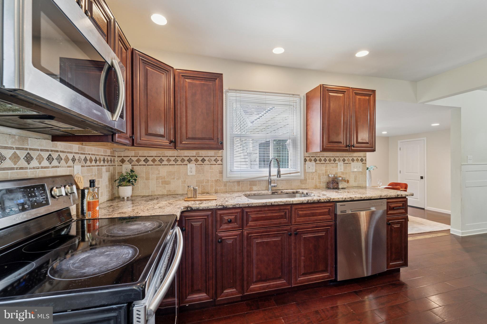 936 WOODLANE ROAD