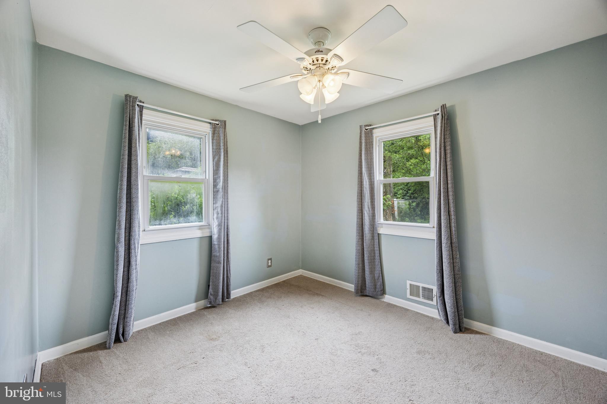 936 WOODLANE ROAD