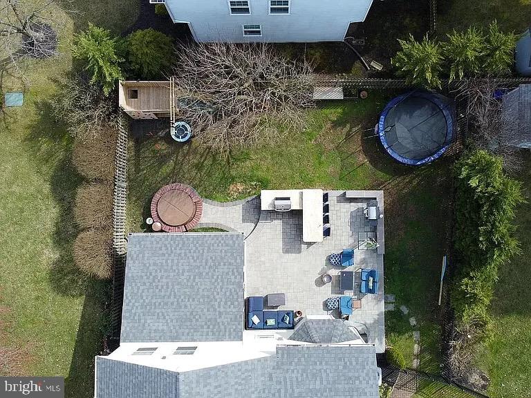 7 BARKLEY COURT