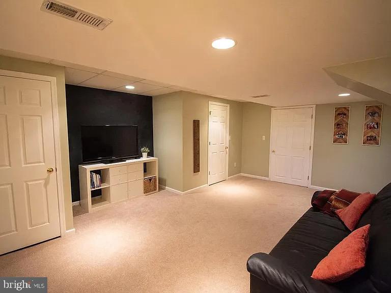 7 BARKLEY COURT