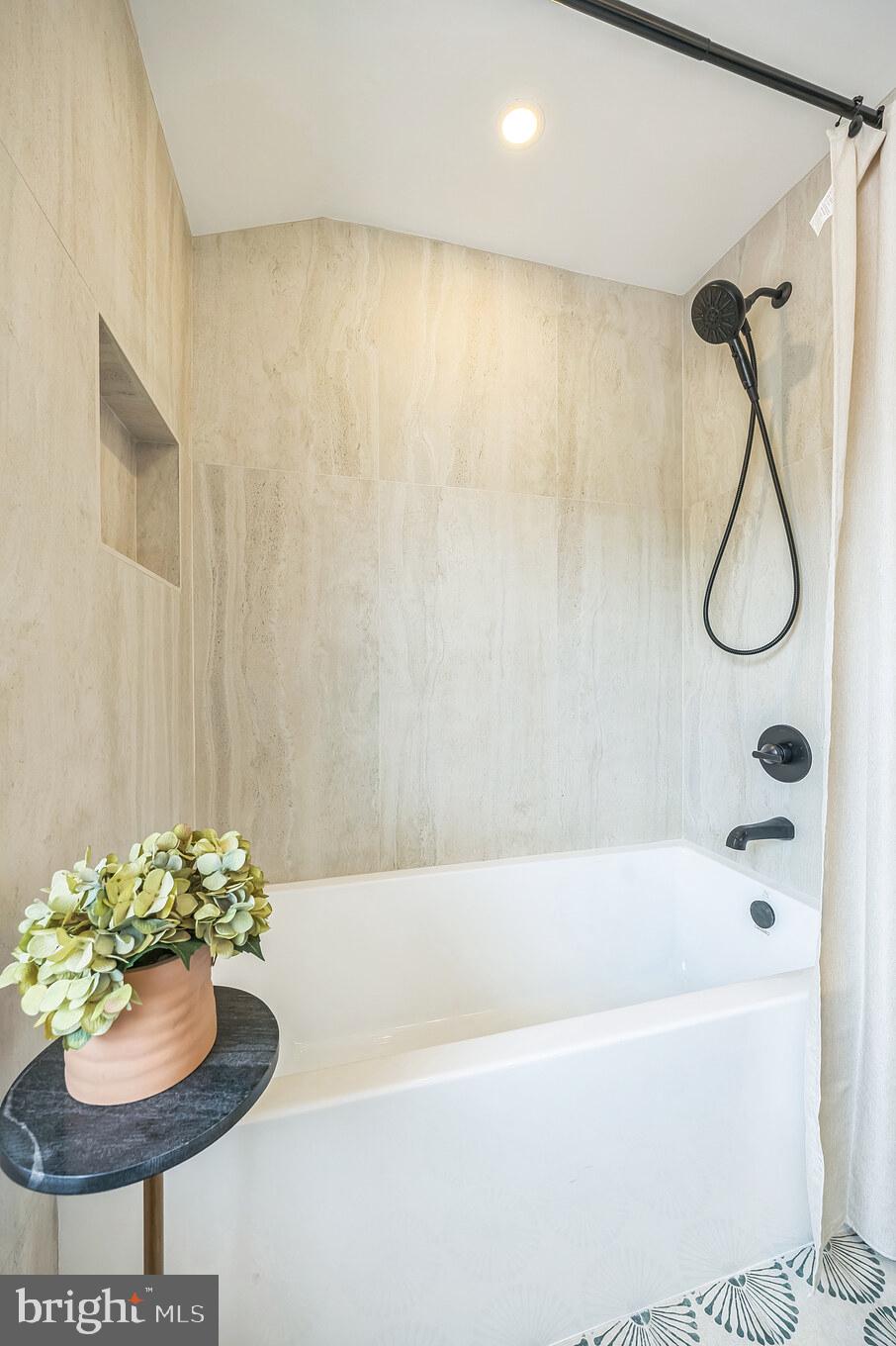 103 RAMBLEWOOD PARKWAY