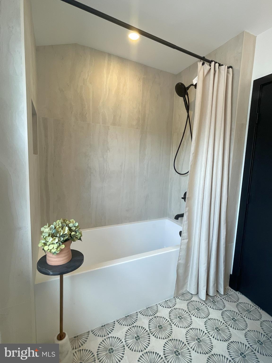 103 RAMBLEWOOD PARKWAY