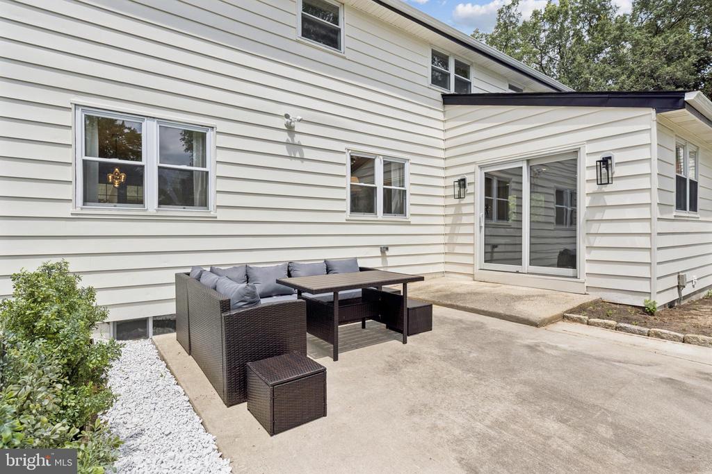 103 RAMBLEWOOD PARKWAY