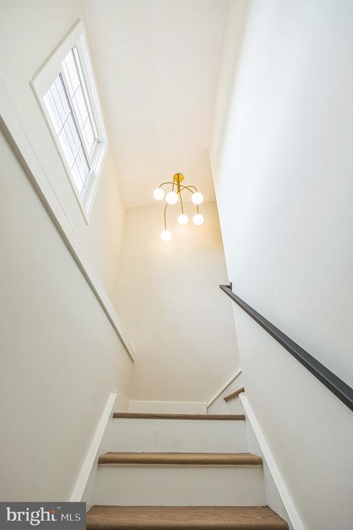 103 RAMBLEWOOD PARKWAY