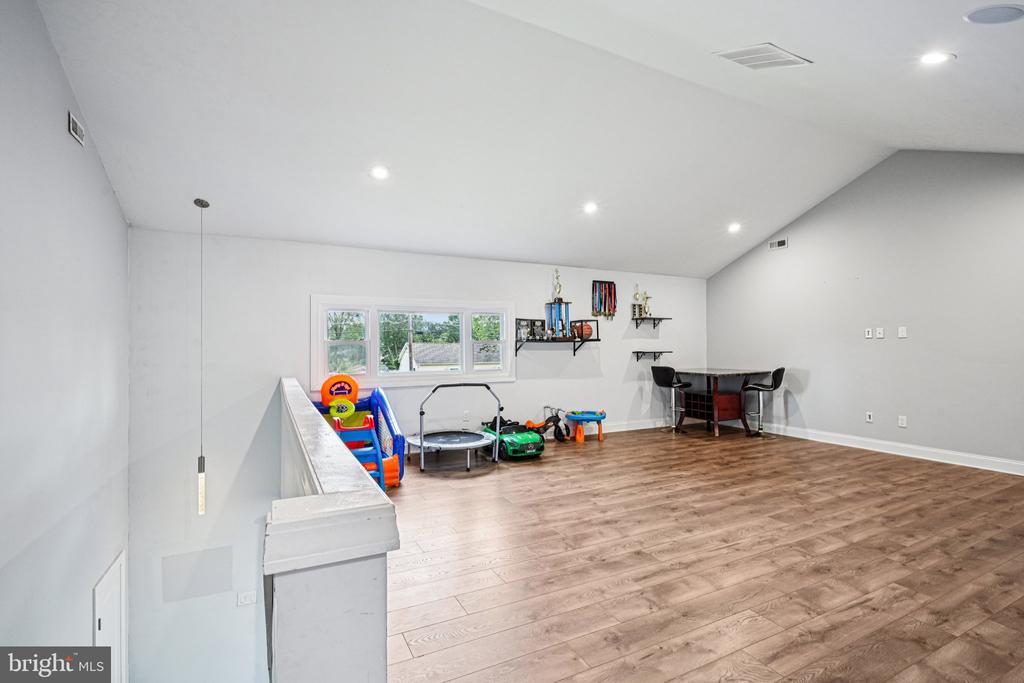 8 Stagecoach Rd