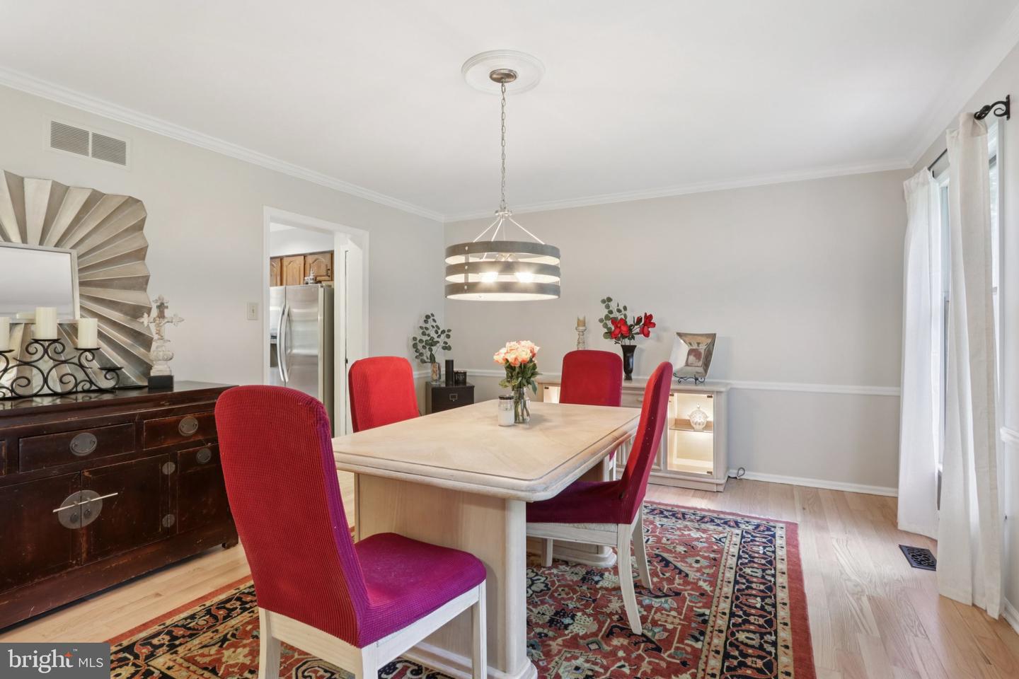 4 Roxbury Dr