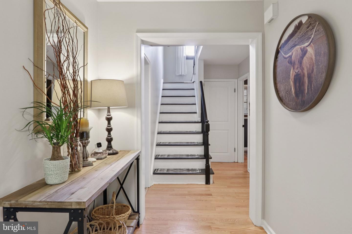 4 Roxbury Dr