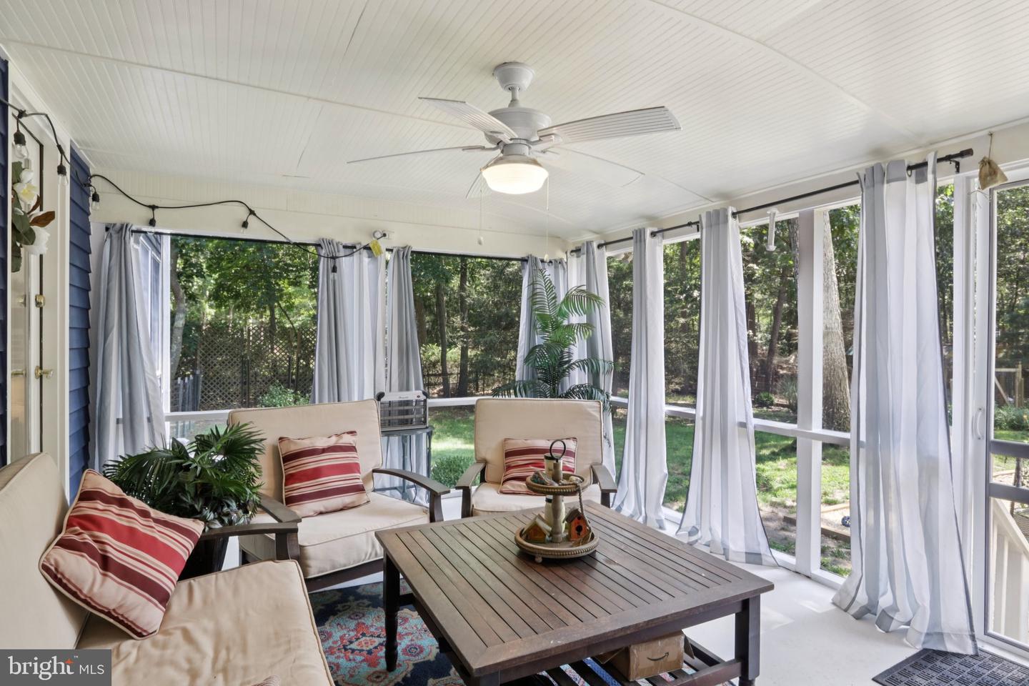 4 Roxbury Dr