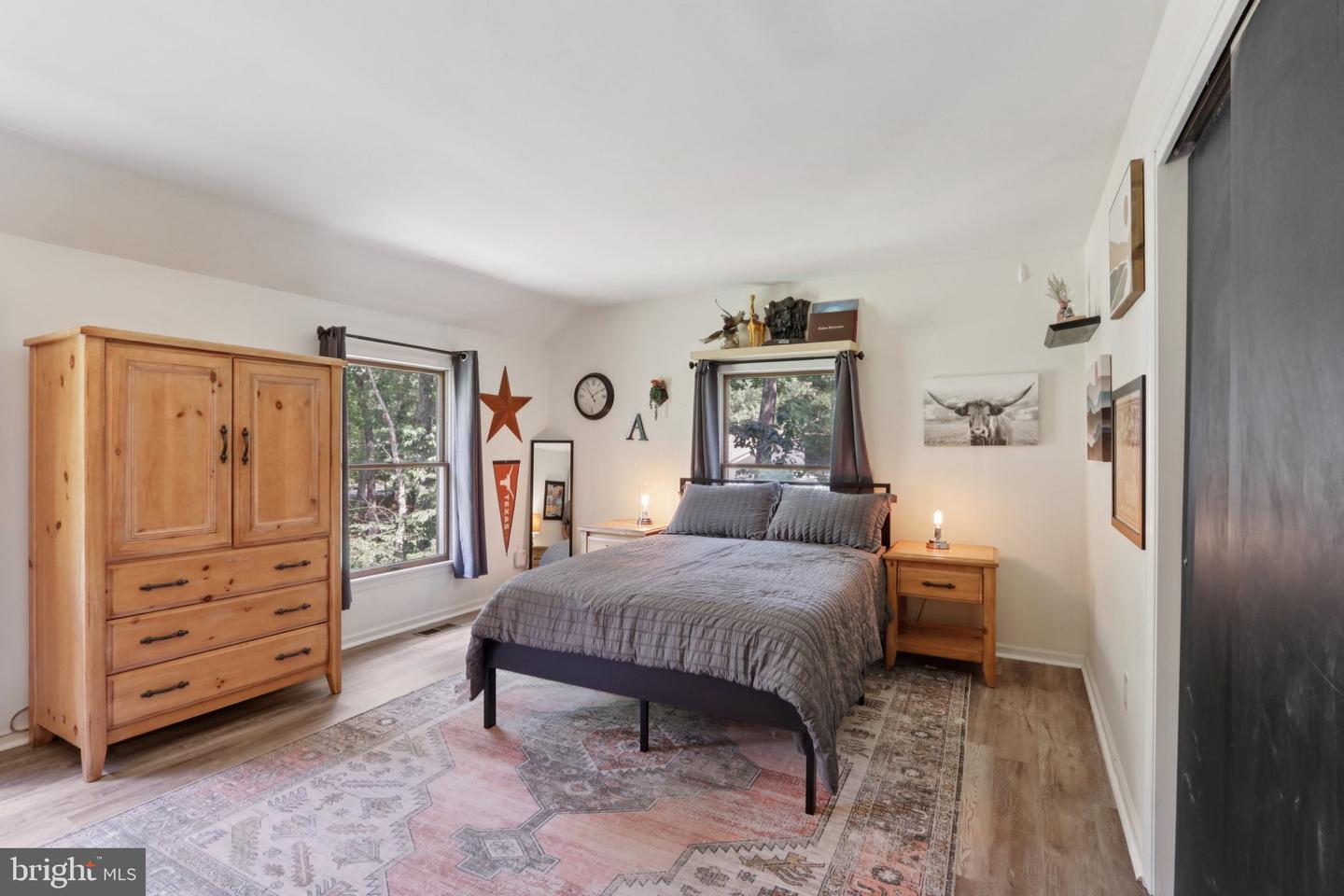4 Roxbury Dr