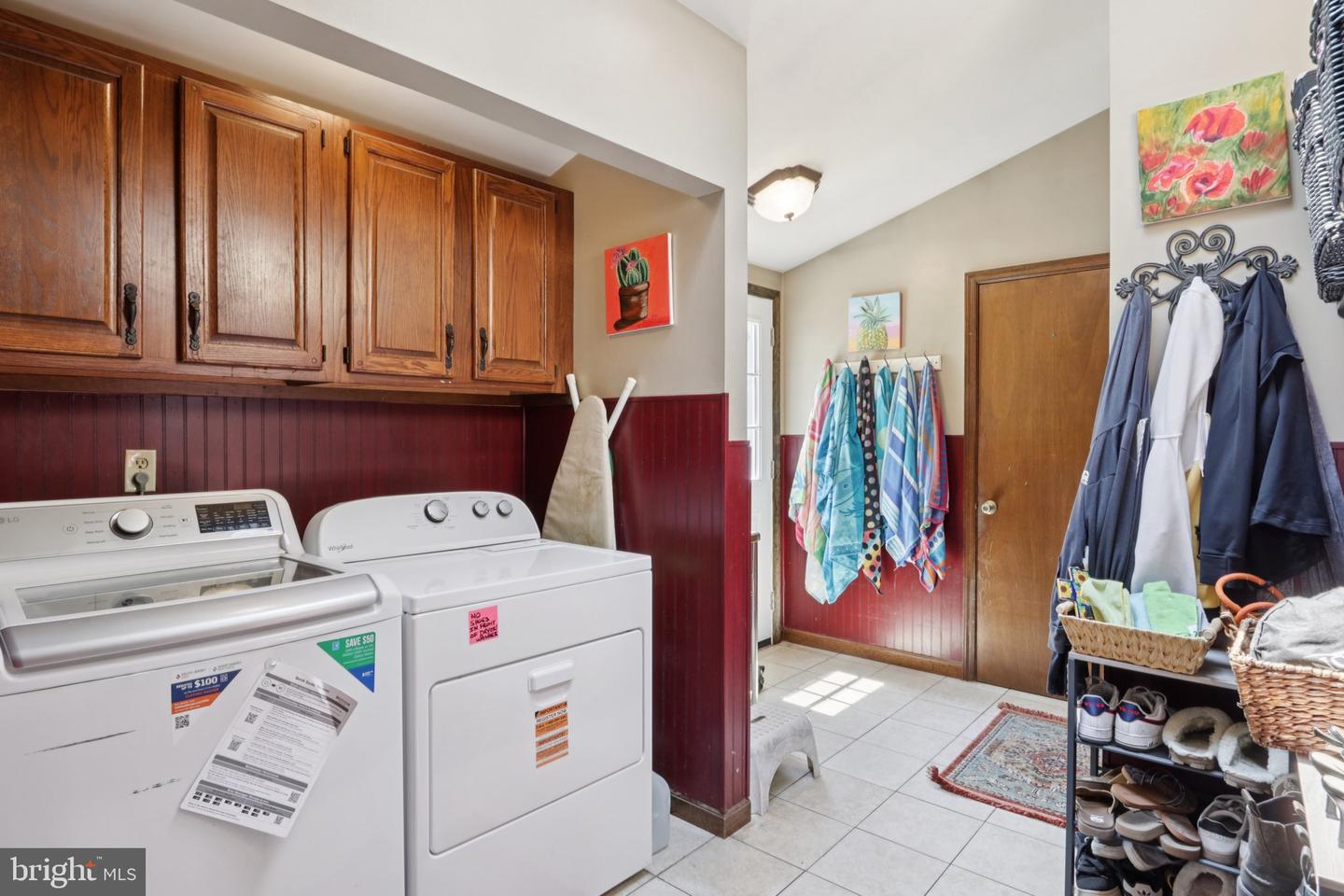 4 Roxbury Dr