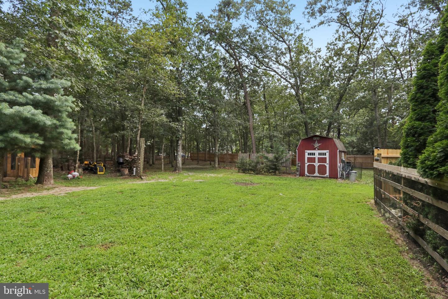 4 Roxbury Dr