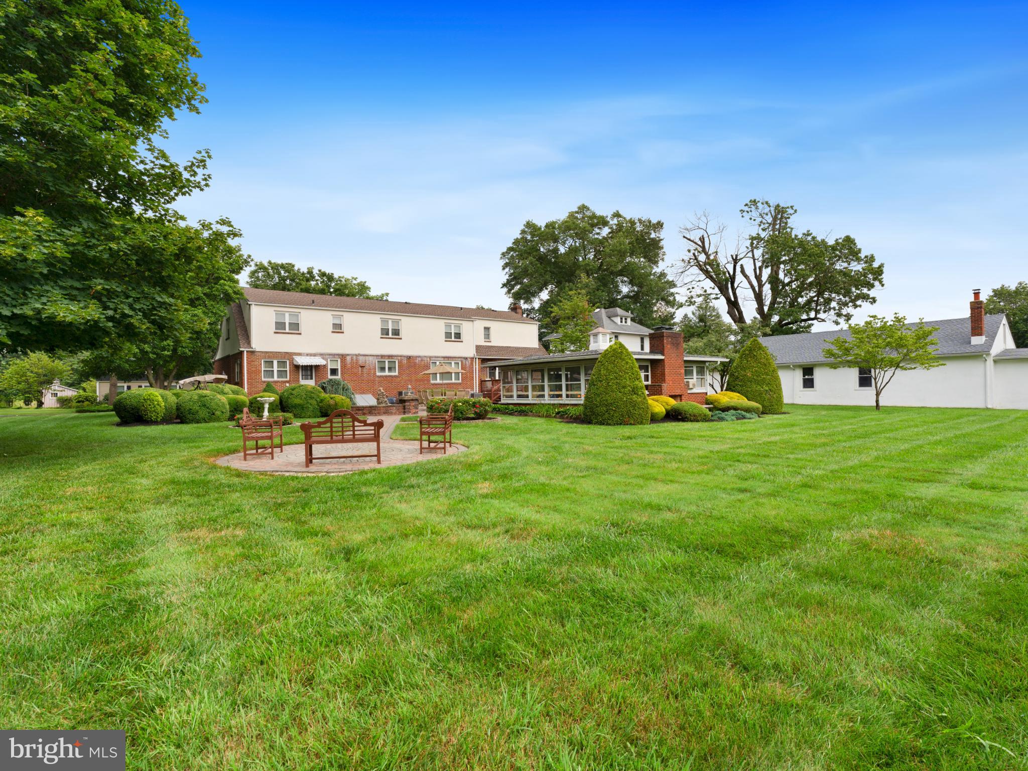 198 S LINCOLN AVENUE