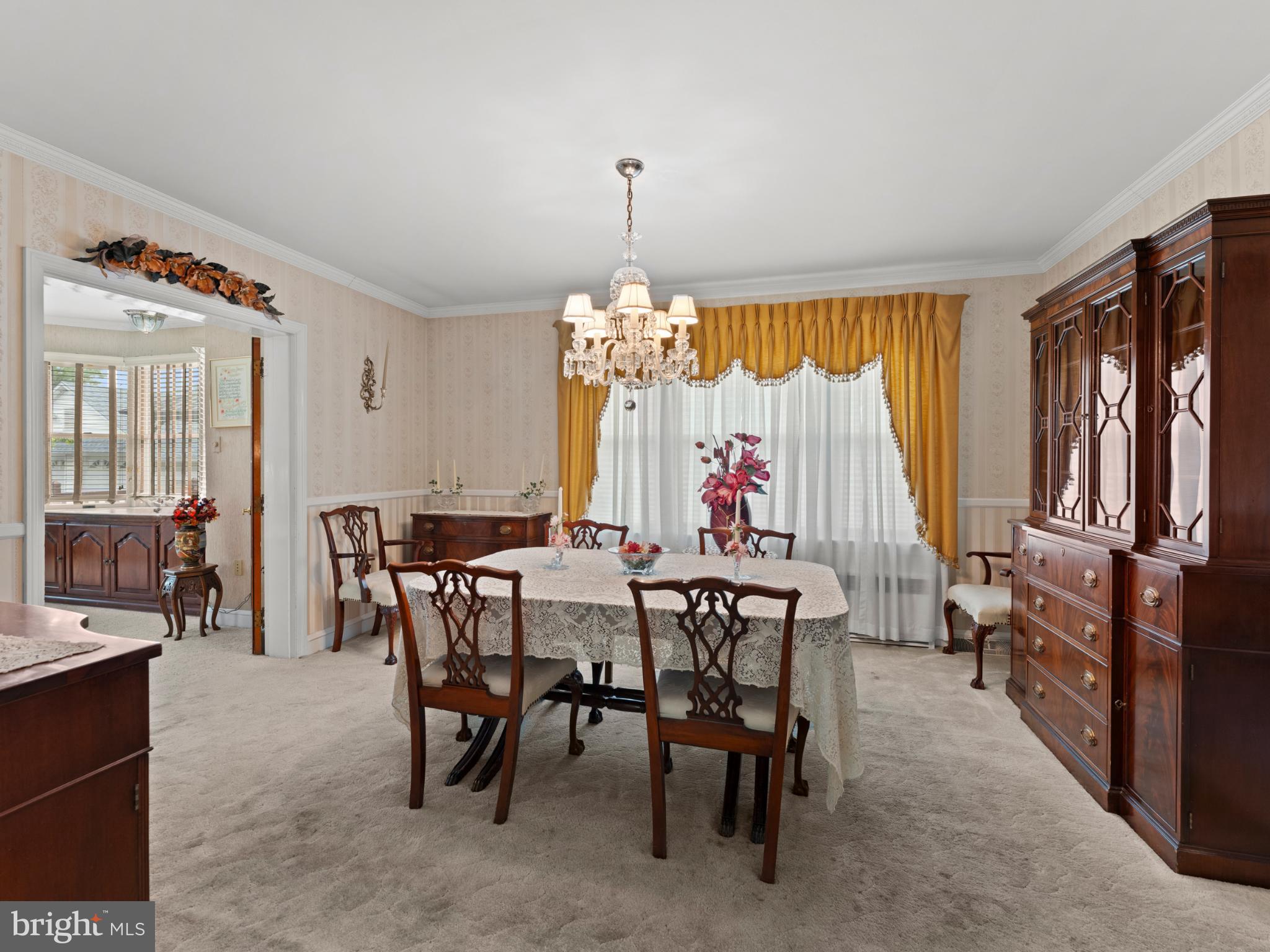 198 S LINCOLN AVENUE