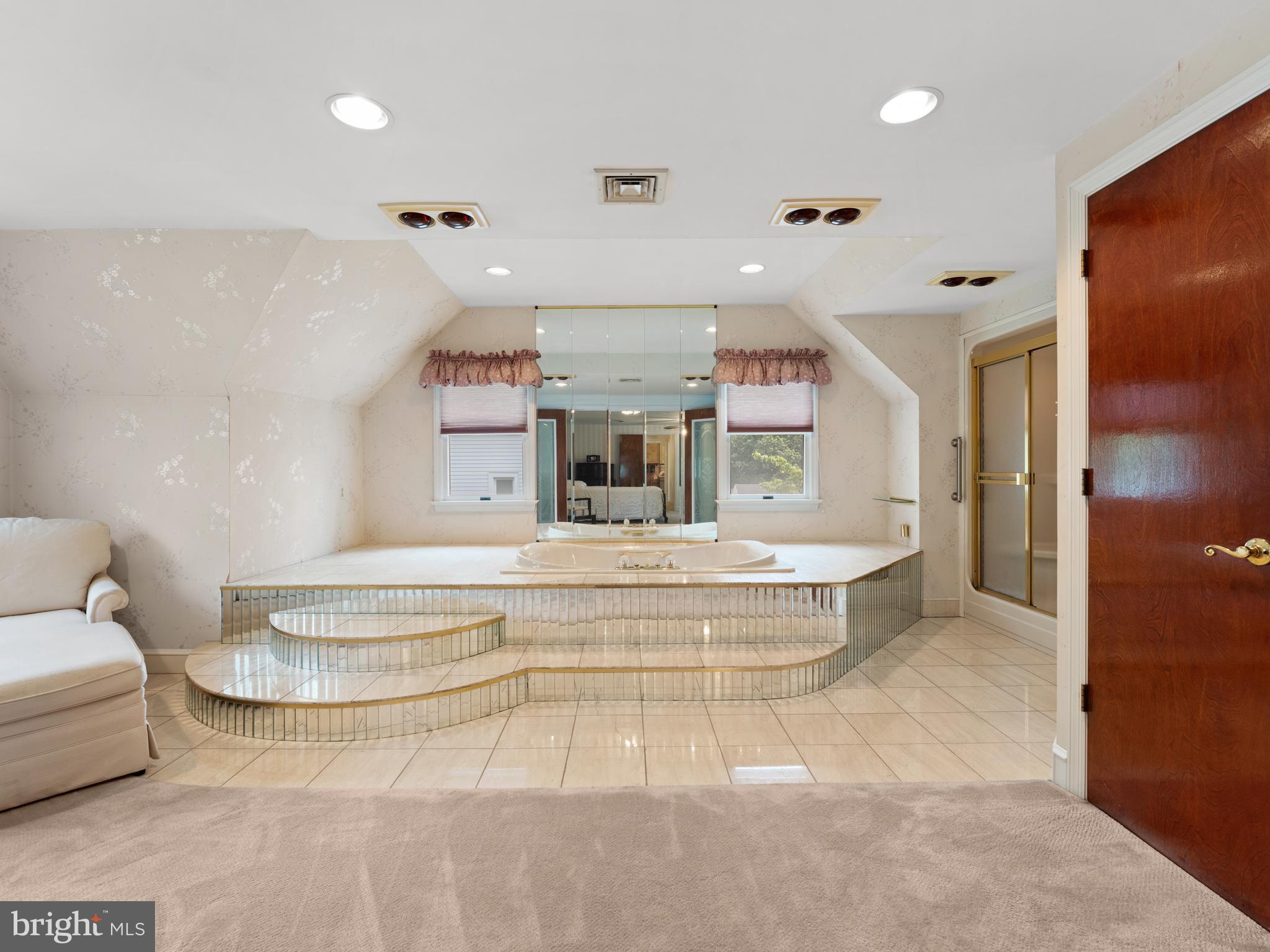 198 S LINCOLN AVENUE