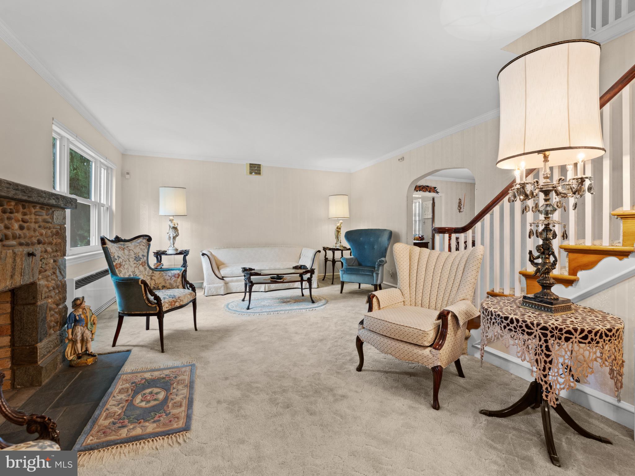 198 S LINCOLN AVENUE