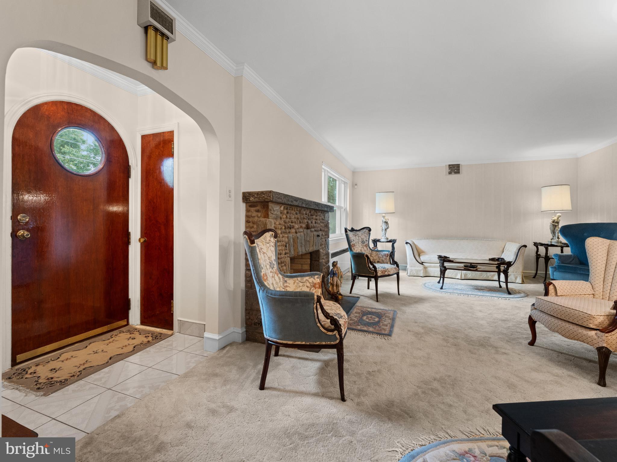 198 S LINCOLN AVENUE