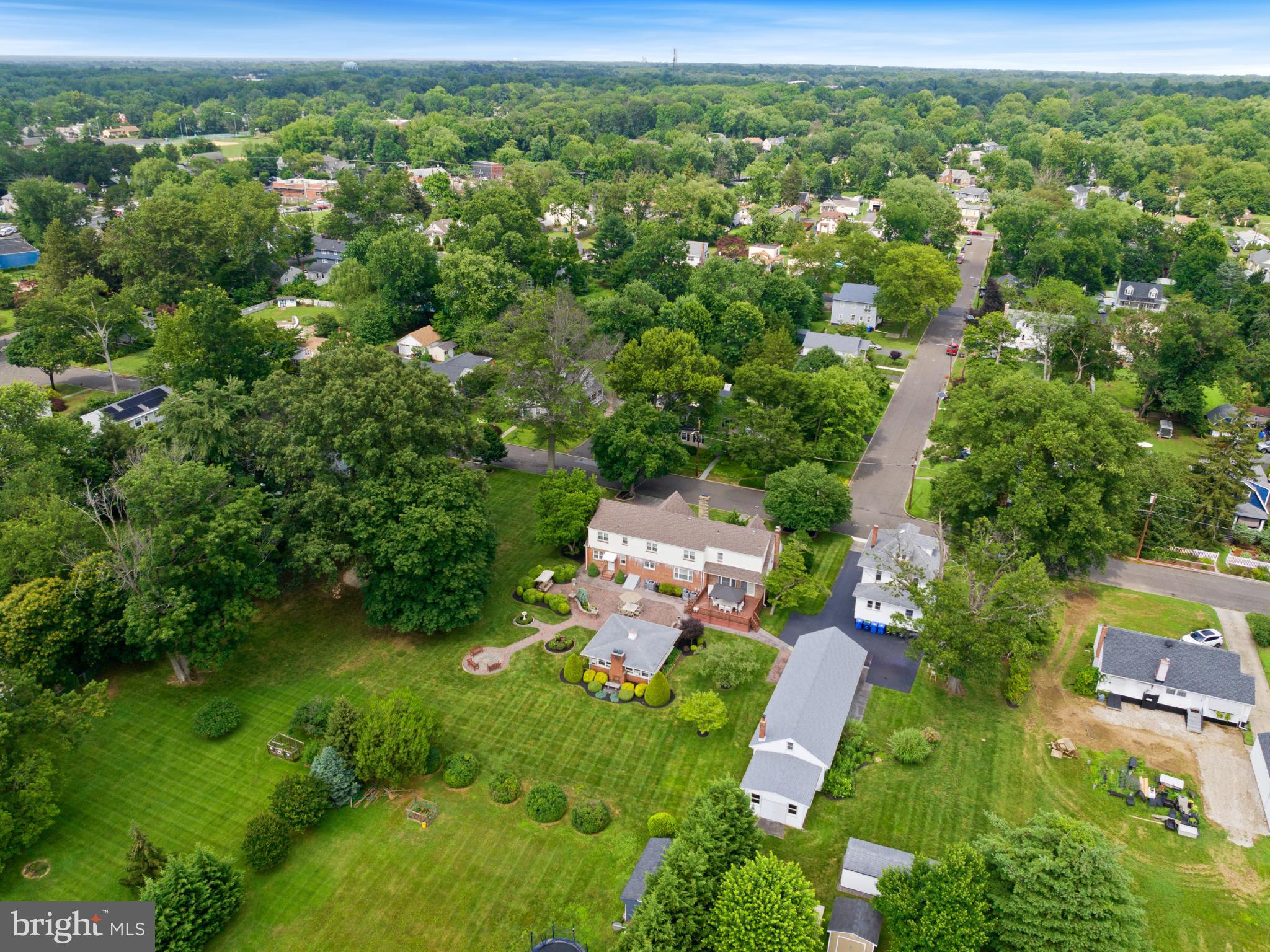 198 S LINCOLN AVENUE