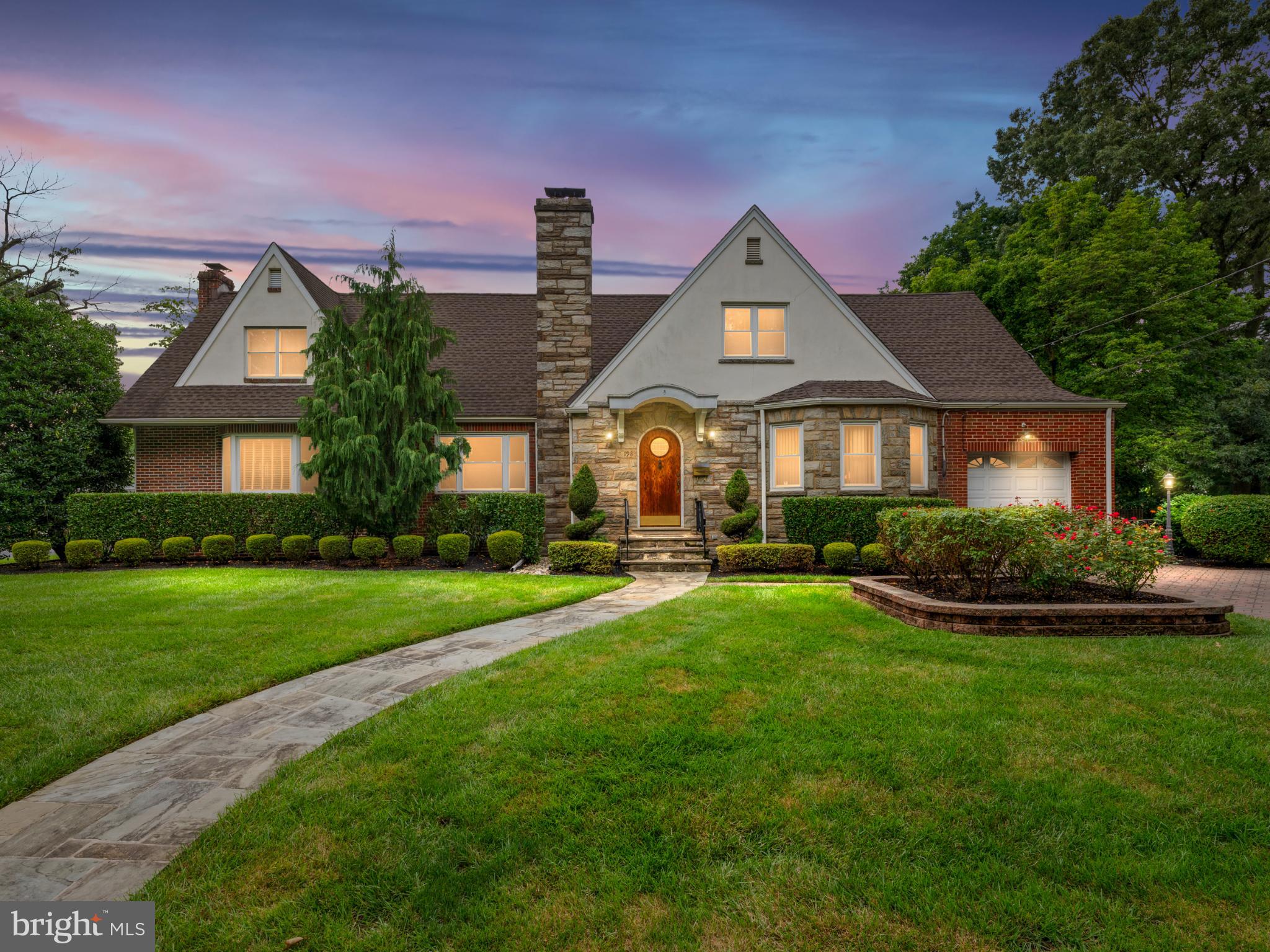 198 S LINCOLN AVENUE