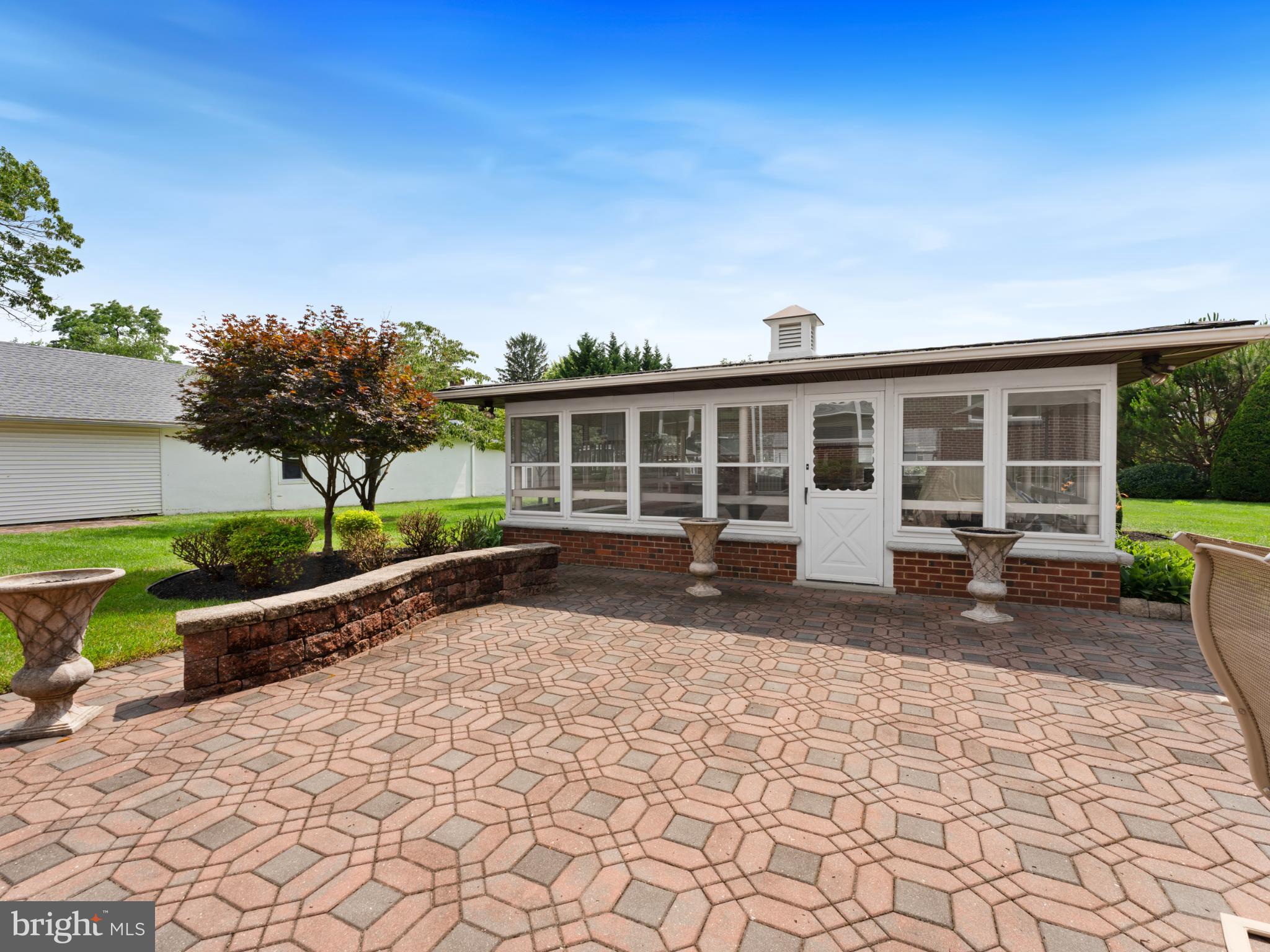 198 S LINCOLN AVENUE