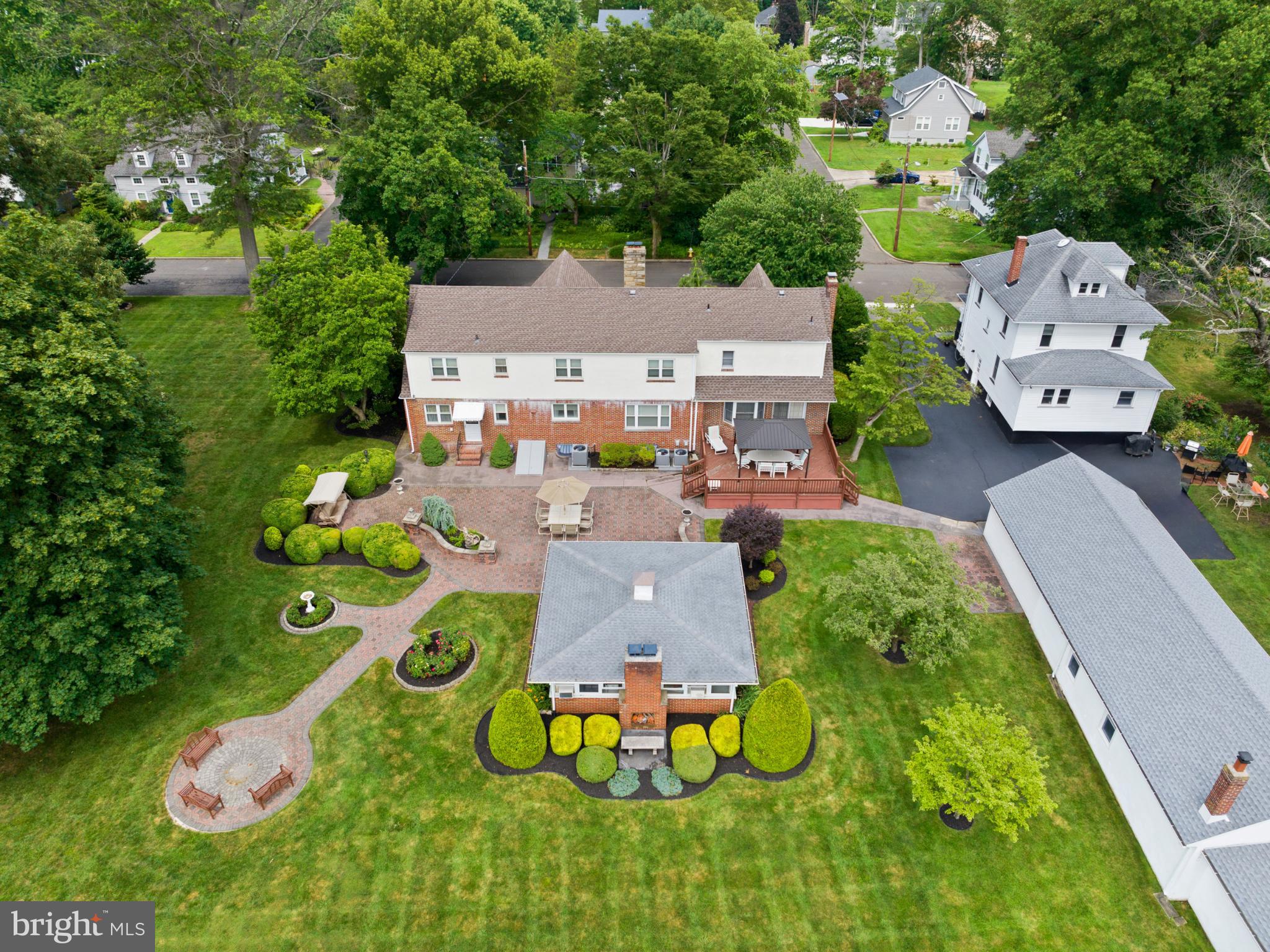 198 S LINCOLN AVENUE