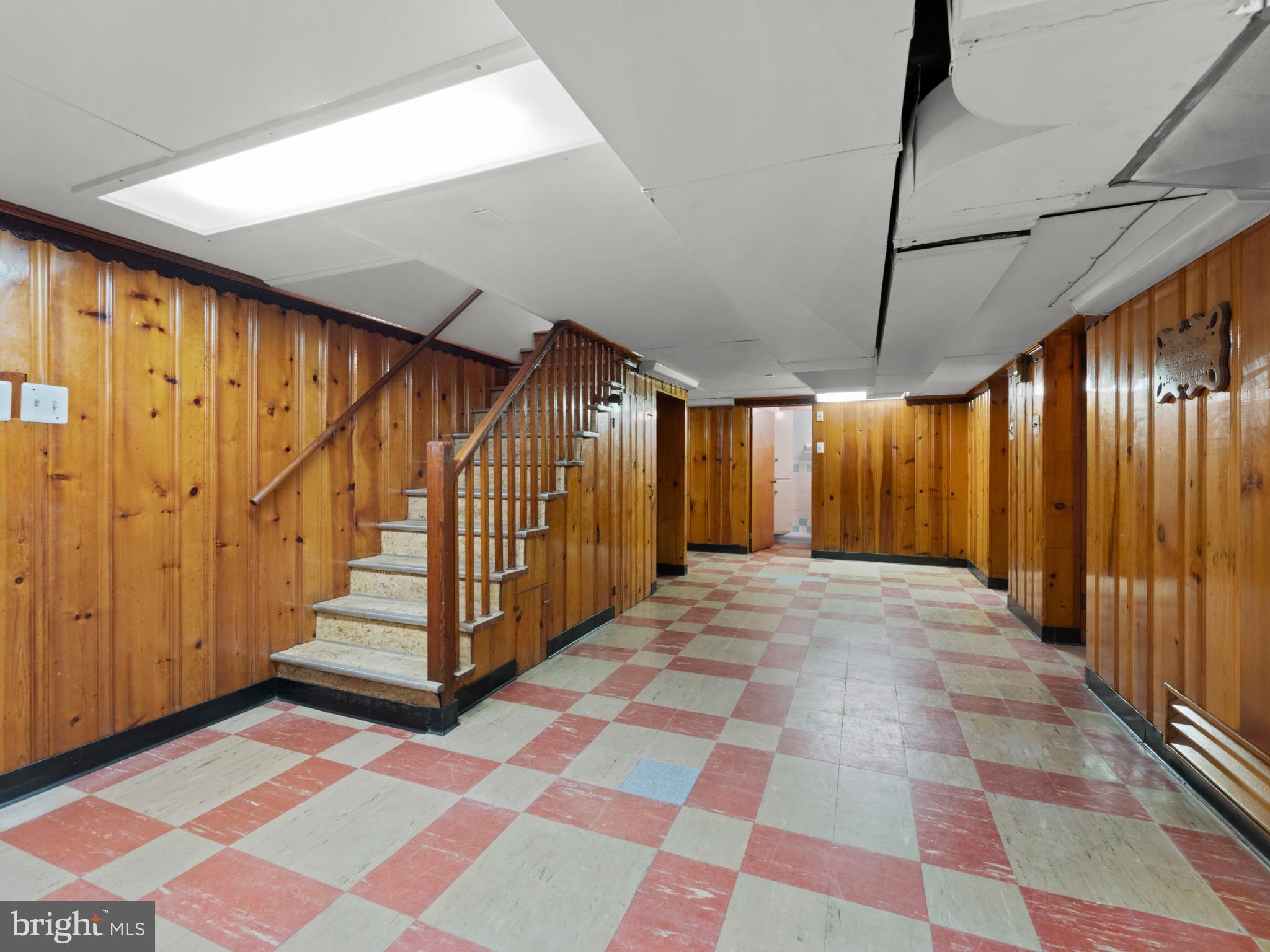 198 S LINCOLN AVENUE